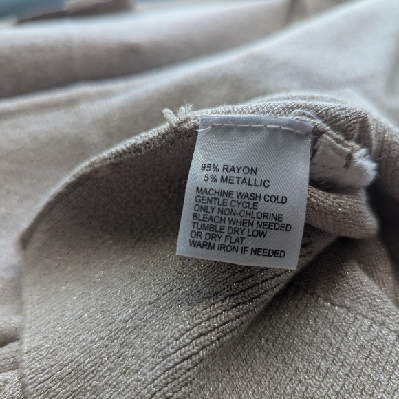 Knit beige and gold long sleeve top - Picture 3 of 5